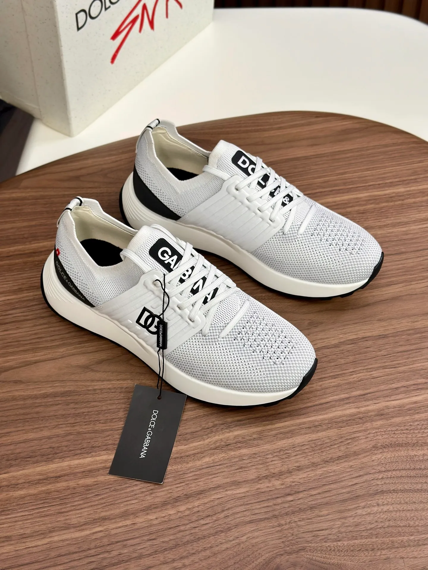 💰720••New arrivals••Dolce&Gabbana••DG✔️High-end men’s sports•casual shoes. Original goods from top counters. Original imported cowhide, multi-material splicing design ➕Imported cowhide lining, cowhide feet ➕Original TPR elastic outsole.  Size: 39-44 (38, 45 customized)